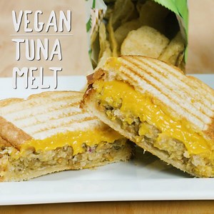 4.7K reactions · 3.4K shares | O M G !!!!! | Mercy For Animals | Facebook