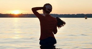 Unorthodox: Η ιστορία μιας απότομης ενηλικίωσης στο Netflix