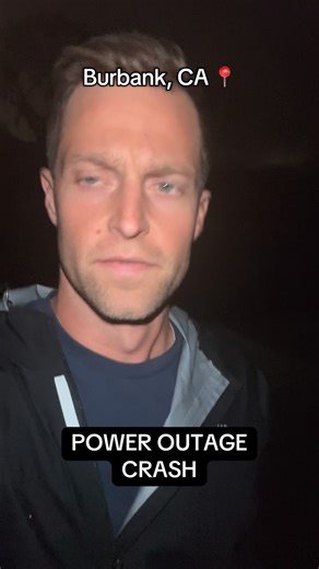 Matthew Seedorff on Instagram: "Be safe out on the roadways!! There are some intersections without power. #LosAngeles #storm #burbank"