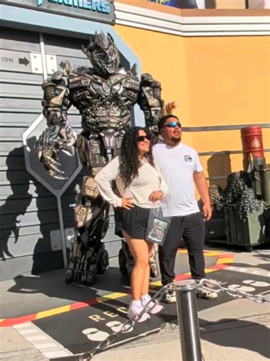 Calm her Down🤣 #keepsupporting #universalstudios #megatron #transformers #fyp