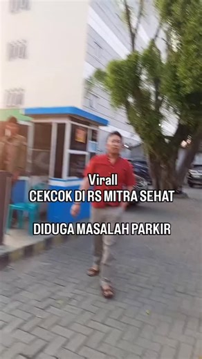 MEDANNEWS.ID on Instagram: "Virall dimedia sosial cekcok di RS mitra sehat diduga masalah uang parkir Kronologi Menurut sumber video Saya mau keluar sebentar parkir bayar 5rb ini masuk lagi bayar parkir 3rb padahal cuman 7 menit keberatan lah kami bang Menurut Mimin keluar masuk rumah sakit emang bisa bayar cuman sekali ??? Source FB nurjannah Ikuti terus update berita terbaru seputaran Medan, jangan lupa like, share, dan follow agar tidak ketinggalan informasi penting lainnya! ☎️IKLAN & KERJA S