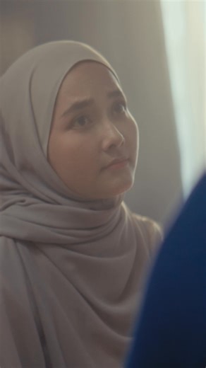 Impian yang besar bermula daripada permulaan yang kecil Janani, seorang suri rumah dan tukang jahit yang berdedikasi, berdepan kekangan dari segi kewangan, ruang, sumber dan inventori. Dengan bantuan Skim Pembiayaan Mikro, beliau berjaya meraih peluang baharu melalui pembiayaan mikro dan mengembangkan perniagaannya, lantas membina masa hadapan yang cerah untuk dirinya dan keluarga. Memperkasa usahawan mikro dengan pembiayaan mampan, langkah demi langkah. Untuk mengetahui lebih lanjut, layari htt