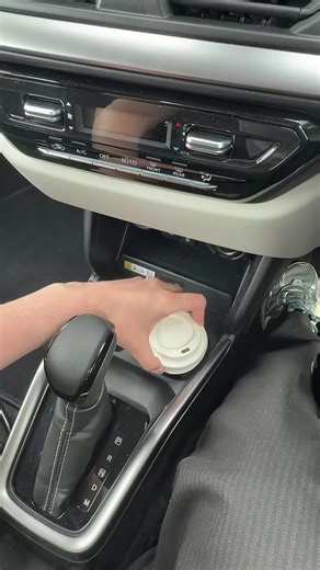 Hard hitting journalism: Suzuki Swift Cupholder review. #suzuki #swift #newcar #firstcar #carshopping @suzuki.australia