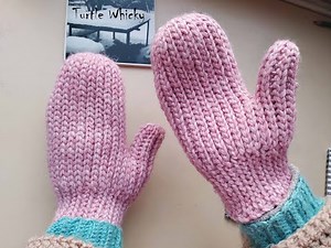 Crochet mittens. How to crochet knit look mittens. Crochet slip stitch mittens