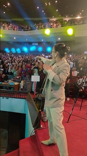 Timro Naam K Ho Bhanana #trishnagurung #Trishna_Gurung & The Collab Band Live Performance