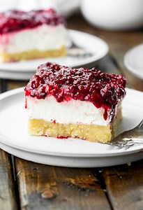 Berries and Cream Cheesecake Bars - Oh Sweet Basil