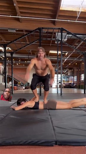 Ain’t no way u kick flipped my girl on camera. 🎥 #Whitepeopling | Daniel Crooks