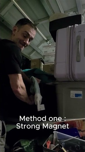 Opening up a safe I found in a storage unit - Method 1 strong magnet Success Sentry Safe Code Codes