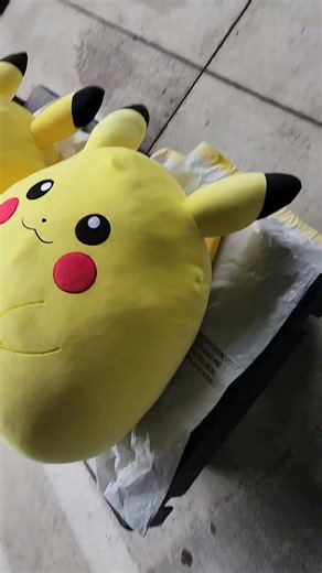 Pokémon Pikachu - surgery table