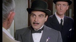 Hercule Poirot - S01 E04 - Le mort avait les dents blanches | TF1+