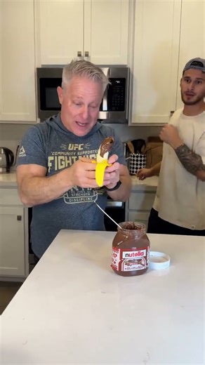 This Banana Nutella Prank Is HILARIOUS 🤣🍫