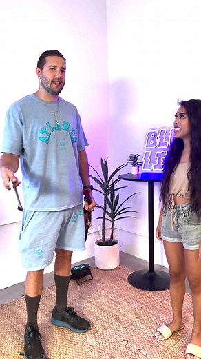 1K views · 25 reactions | Teaching someone Trap Violin with no experience! #reels #trapviolin #violinlove #violinist #bluelisttv #teaching #violinlessons | Clejan | Facebook