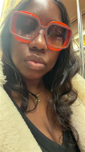 Oversized frames, no small talk. Subway ride, city confidence, and accessories that do all the work. NYC style stays undefeated. #StatementSunglasses #NYCStyle #SubwayStyle #Y2KAccessories #CityGirlEnergy