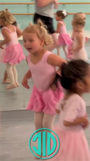 🌟 Discover the joy of dance at Classic Image Dance! 🌟 Our children’s classes (ages 2–6) are the perfect blend of fun, creativity, and learning — helping little dancers build confidence, coordination, and a love for movement that lasts a lifetime 💕From twirling in ballet to grooving in jazz and hopping to the beat in tap, our youngest dancers are introduced to the magic of dance in a nurturing, joy-filled environment!✨ #chandleraz #classicimagedance #dancestudio #arizona #morethanjustgreatdanc
