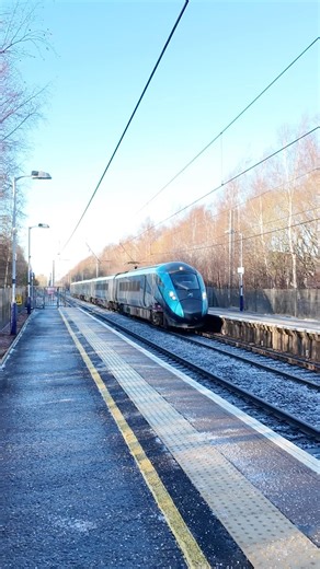 Transpennine Express Class 802 Nova 1 Glasgow Central to Edinburgh passing Shieldmuir #wcml #nova1