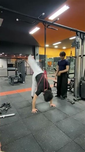 Handstand Gone Wrong 😂 #funny #fails #memes #comedy #viralvideo #gym