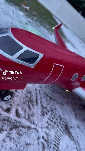 Custom Private Jet makes its first snow appearance ! Don’t worry, I plan on flying this ALOT in spring 🔥 #privatejet #aviation #hobbies