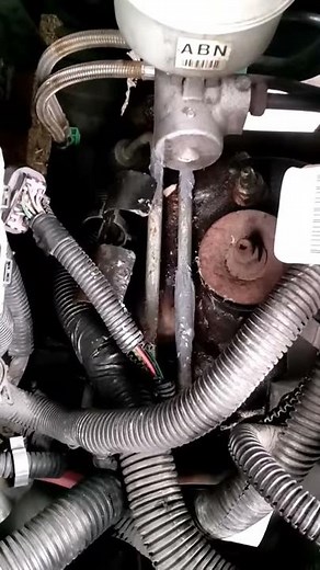 2007 trail blazer power steering leak. I cant tell which line is the high pressure line.