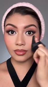 Setting powder hack for extra smooth under eyes?! #settingpowder #makeuphacks #makeuptrend | Beauty by Serena Lakkiss