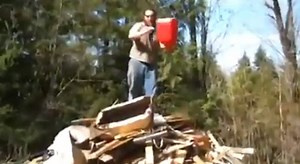 Dumbazz Of The Week: Redneck Bonfire!