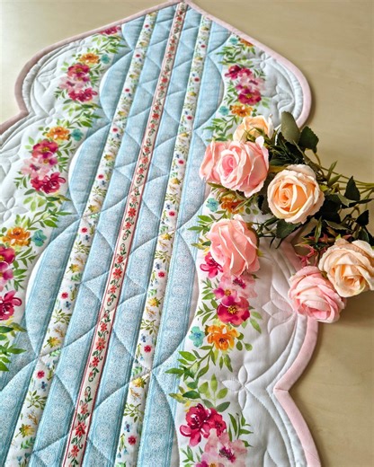 Quilted Flower Table Runner With Scalloped Edges - 36 by 16inch | Summer Wall Hanging | Floral Table Runner | Handmade Mini Quilt - Etsy