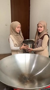 122M views · 876K reactions | Bikin makanan kesukaan ibu dari anak satu rahimnnya aku #vd | Diet Enak, Bahagia dan Menyenangkan | Facebook