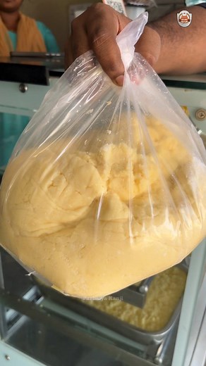 Pazhaiya Kanji on Instagram: "Krishnagiri 📌 VMN Palkova 🤤 VMN Milk Product - Near KPN Kal meen Kadai, Krishnagiri District ( Please Google Search KPN Kal Meen Kadai ) What they Had 👇 * Palkova * Ghee * Gulabjamun Palkova Taste was Good & Fresh ✨ Kandipa Try pani parunga. Follow @pazhaiya_kanji_foodie For more Videos #palkova #palkovalover #gulabjamun #ghee #krishnagirifoodie #krishnagiri #krishnagiri😍 #krishnagiridam #krishnagiridistrict #vellorediaries #vellorefoodies #vellore_freakzz💐😎 #