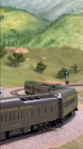 Athearn SP MT-4 Climbing the Tehachapi Loop | HO Scale Steam
