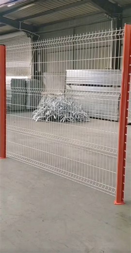 High Quality Galvanized Steel PVC Coated 3D V Bending Curved Garden Welded Wire Mesh Panel Fence