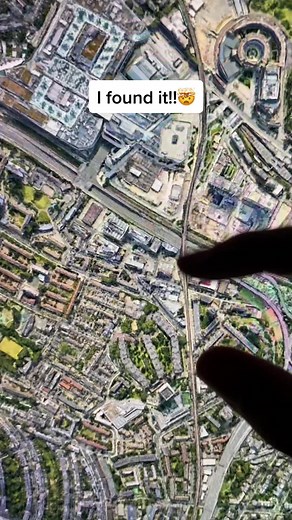 Exploring Hollywood on Google Earth and Google Maps