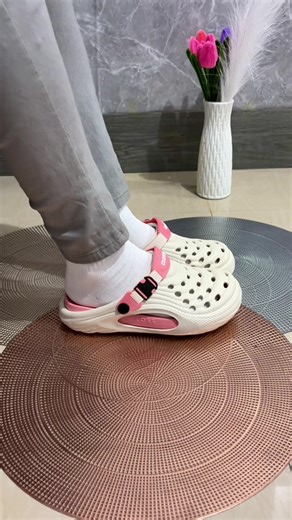 Discover Stylish and Comfy Clogs for Everyday Wear