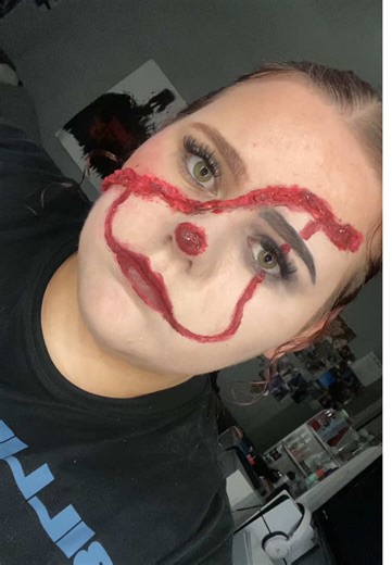 Pennywise Makeup Tutorial for Halloween