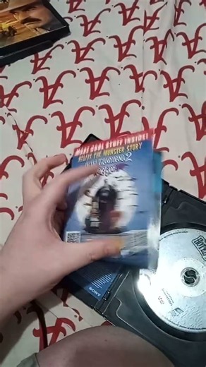 Hotel Transylvania 3 DVD Overview