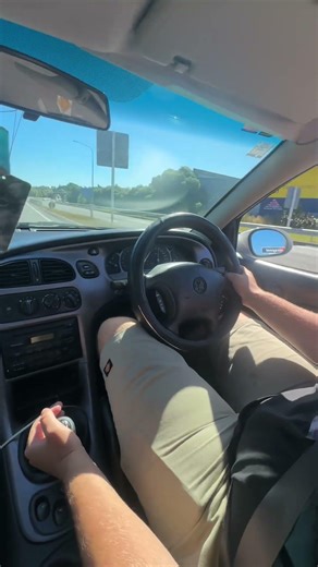 VX SS Commodore Acceleration 263kw 473NM 6 speed #holdencommodore #manual #cars #ls1 #sound #v8 #ss