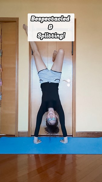 Handstand Splitting😁#armbalance #armbalances #armbalancing #flexibility #flexibilité #split #limber