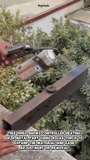 Heat Expansion Trick to Remove Stuck Metal Parts 🔥 #MetalWork #Engineering #Workshop