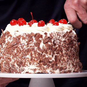 Now, that’s a good-looking cake! 😍 Stream the latest episodes of #MasterChef any time on Hulu! | Food Club FOX