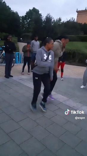 This was impressive 👏 (via antoinettemarshall82/IG) #doubledutch #jumprope