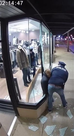 Smash and Grab Goes Wrong When Alarm & Cops Show Up Instantly 🚨 #instantkarma #crash #police #store