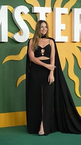 1.9K views · 69 reactions | Margot Robbie provides a masterclass in red carpet dressing at the 'Amsterdam' premiere in London. - - > https://trib.al/2nQ75i1 | British Vogue | Facebook
