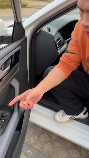 71K views · 1.5K reactions | It's easy! Teach yourself to replace auto parts! #howto #car #automotive #driving #skills #fyp | Crush Room | Facebook