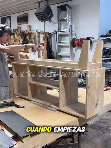 🪚 Aprende carpintería fácil y creá tus propios muebles desde casa 🛠️ Tips, técnicas y proyectos que sí funcionan 💡 #carpinteríacreativa #DIYCarpintería #MueblesHechosAMano #woodworkingtiktok #ProyectosDIY #CarpinteríaCreativa #WoodworkingTikTok