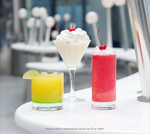 Let the weekend be gin! 🍹🍺 Outdoor Lobby Bar is now open and ready to serve you. Join us by the fire pits every Friday through Sunday from 2PM to 9PM! What drink are you ordering first? Learn more: theoceanac.com/venues/outdoorlobbybar | Ocean Casino Resort