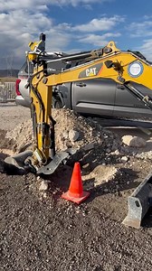 Do you want to start with 3D? Now you can multi-purpose your GNSS Rover and SiteWorks software for a 3D indicate system on your excavator. If you are from Georgia, let me know how I can help get you setup with any construction technology solutions offered through SITECH South. — WORK THE DIRT — #workthedirt #digitdigitalgps #heavyequipment #dirtwork #construction #earthmoving #technology #trimble #rover | Dig-It Digital GPS