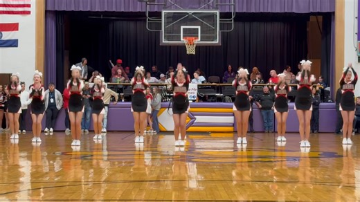 Dexter Cheer at the Bloomfield Christmas Tournament ShowMe Times #showmetimes | ShowMe Times
