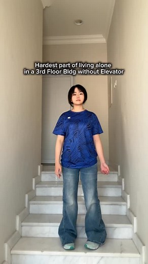 62K views · 8.8K reactions | Being an independent girly 蘭蠟 Had to do 2 trips cause I cant bring all groceries at once. The building of this villa don’t have elevator, its ok, I see it as an opportunity for me to work out and exercise  | Rosey | Facebook