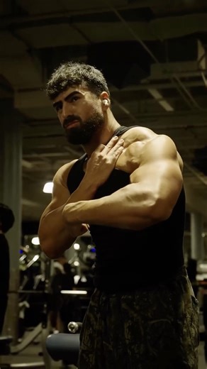 Goose on Instagram: "Internal • • • #gymreels #explorepage #gymedit #gymmotivation #naturalbodybuilding #naturaltransformation #fyp #bodybuilding #bodytransformation #trending #gymtok #gymfitness #videography #explore #foryou #gymtransformation #mog #competition"