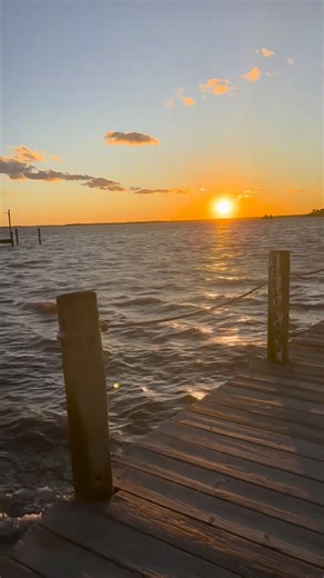 A 𝓋𝑒𝓇𝓎 windy, but gorgeous 60 degree day in Dewey Beach, Delaware today! Sunsets here look like this year round, in both winter and summer. This small beach gem sits right next to Rehoboth, just one mile long and perfectly walkable to bars, restaurants, and beautiful beaches. Come check it out! 😍 #delawarebeaches #dewey #delaware #deweybeach #sunset | Visit Rehoboth