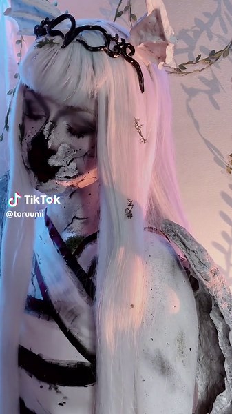 Rochelle Goyle Cosplay: Monster High Costume Ideas