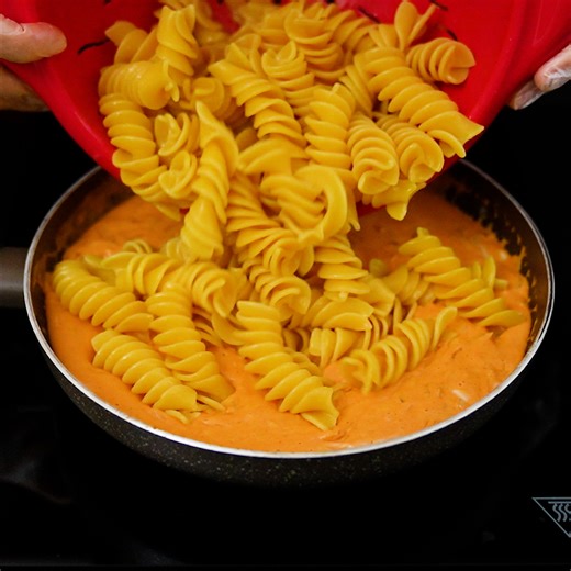 14K views · 221 reactions | Quick and easy pasta dinner ready in minutes #dinner #pasta #easyrecipes | Cookery Recipes | Facebook